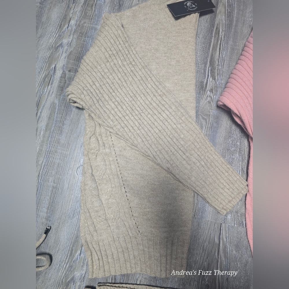 100% Cashmere Sweater and Pants Set - Picture 2 of 5